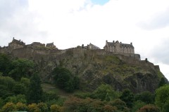 Die Burg am Ende der Royal Mile pr&auml;gt das Stadtbild von Edinburgh